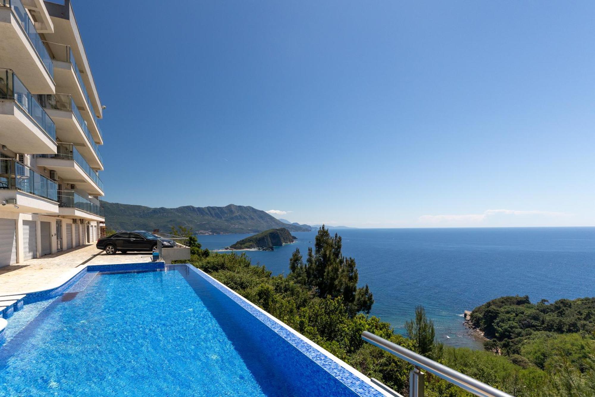 Tophill Altezza Premium - View And Pool Апартаменты *